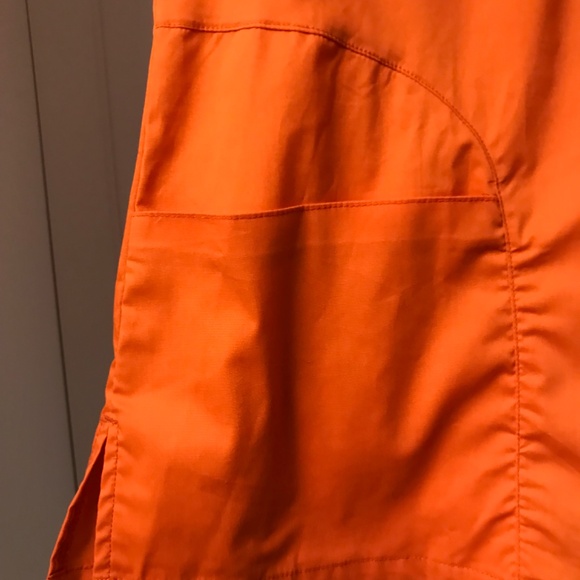 Crocs Medical Scrubs Uniform Top Women’s Medium Orange M Short Sleeve V Neck - Picture 4 of 5